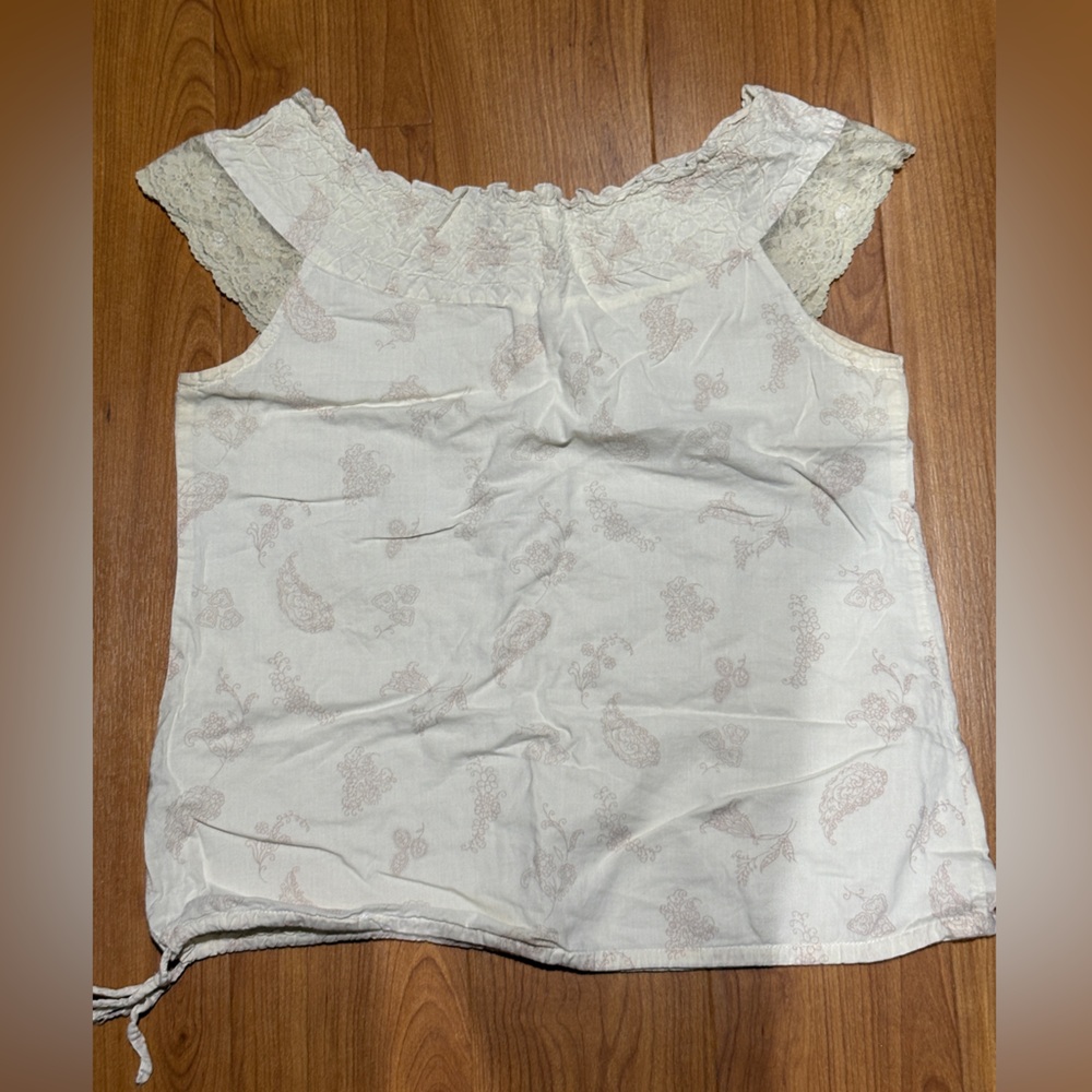 Lightweight White Paisley Print Top with Lace Trim